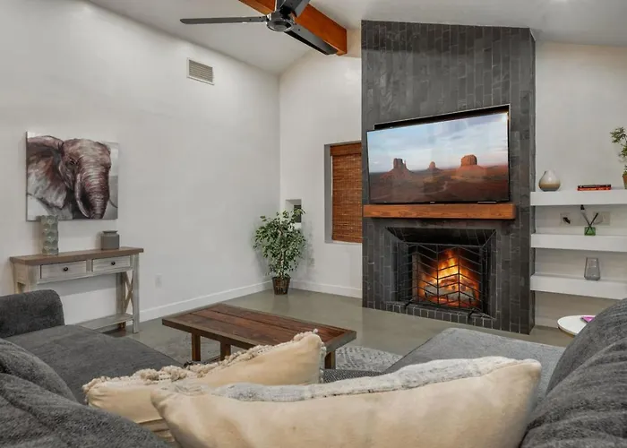 House And Casita, Total Of 4 Bedroom And 3 Ba, Sam Hughes Holiday home