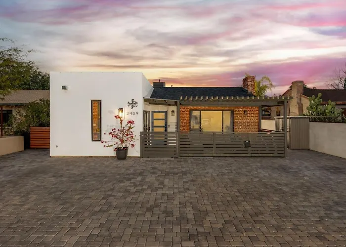 House And Casita, Total Of 4 Bedroom And 3 Ba, Sam Hughes *