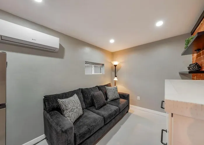 House And Casita, Total Of 4 Bedroom And 3 Ba, Sam Hughes